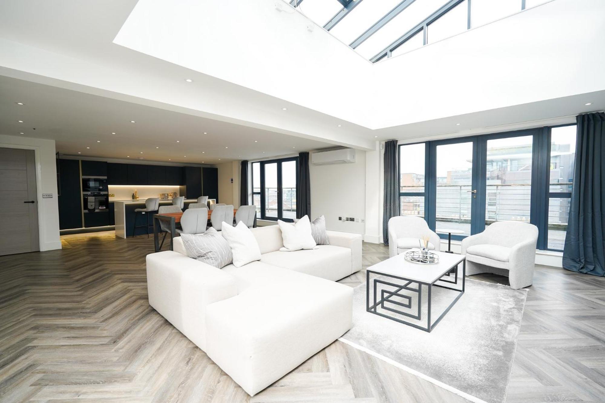 Luxury Two Bedroom City Centre Penthouse Liverpool Exterior photo